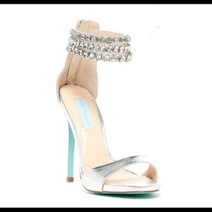 Betsy Johnson SB- Marry Silver M sz 9 1/2 Wedding